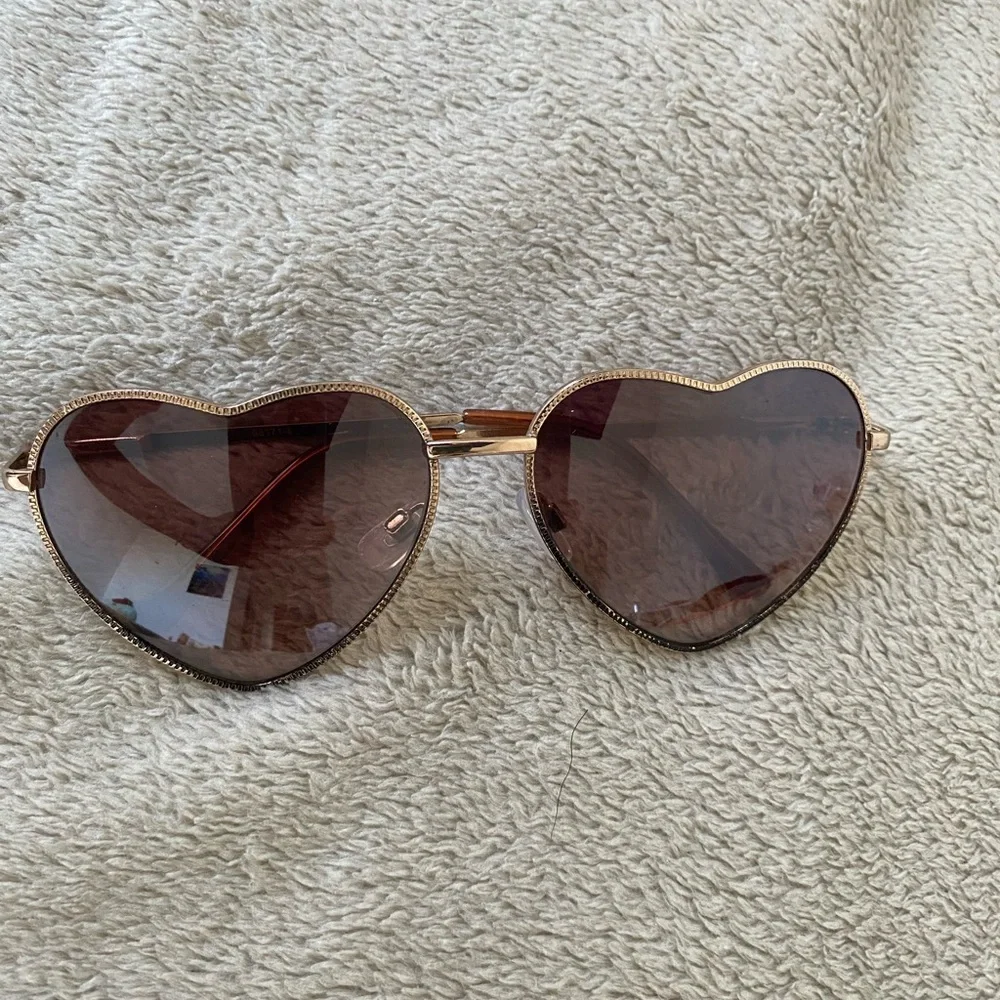 Assorted Sunglasses - Picture 4 of 9